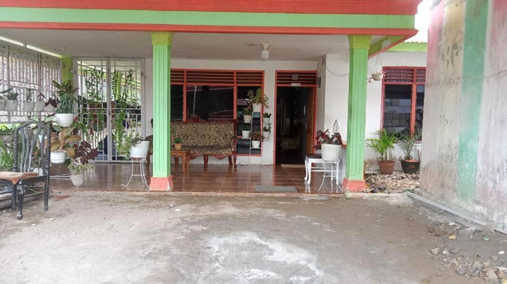 Oyo 91477 Fazira Home Stay Syariah Sibolga Exterior photo