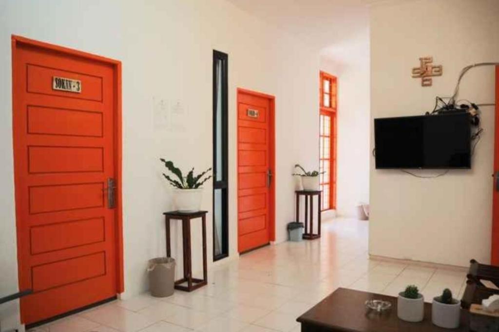 Oyo 91477 Fazira Home Stay Syariah Sibolga Exterior photo
