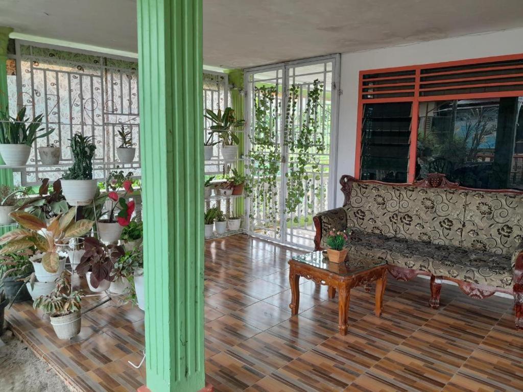 Oyo 91477 Fazira Home Stay Syariah Sibolga Exterior photo