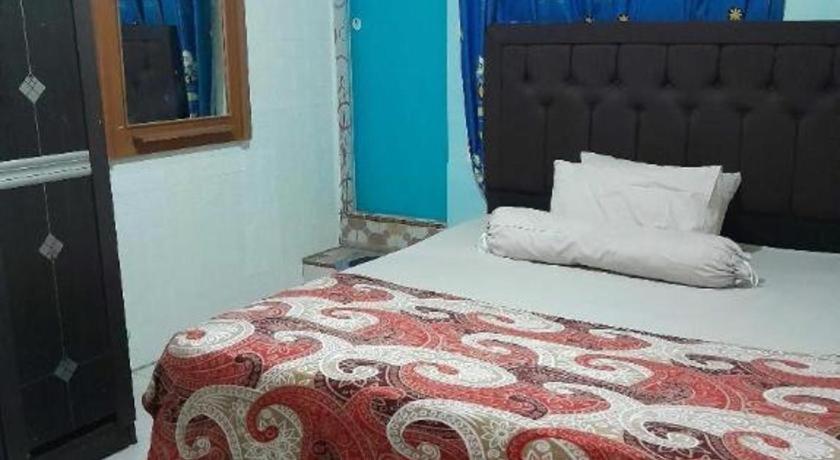 Oyo 91477 Fazira Home Stay Syariah Sibolga Exterior photo