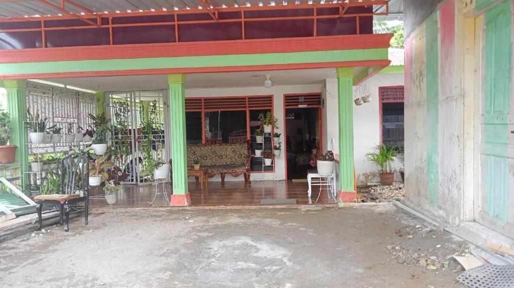 Oyo 91477 Fazira Home Stay Syariah Sibolga Exterior photo